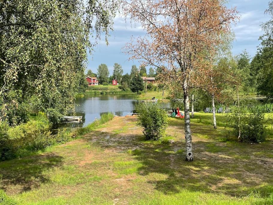 Dalastuga Med Tillgang Till Badplats Лександ Экстерьер фото